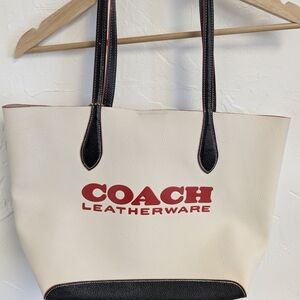 ❤️Coach Outlet Leatherware Logo Tote Large Shoulder Bag Year 2021-2022.